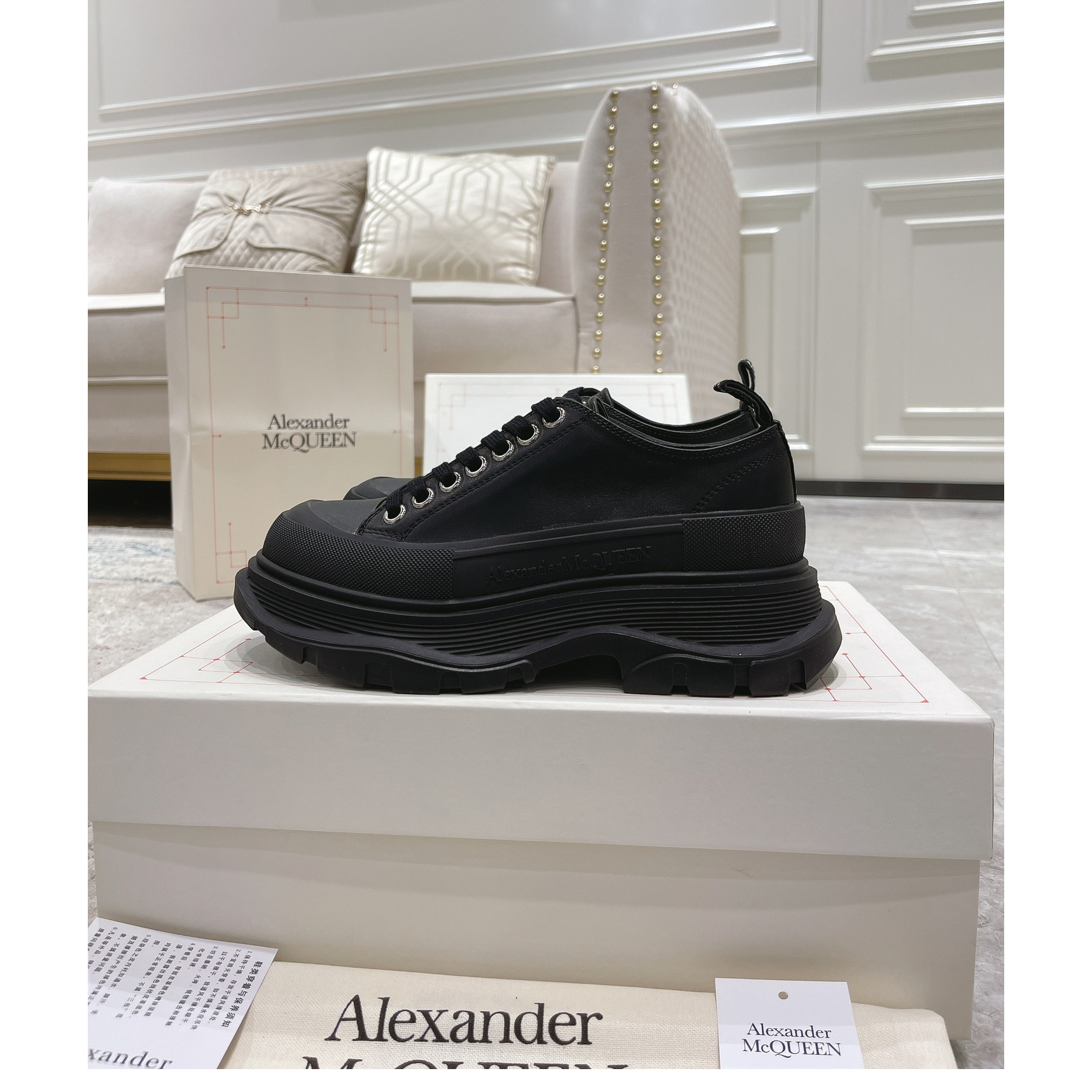 Alexander Mqueen Tread Slick Platform Low Sneakers - 