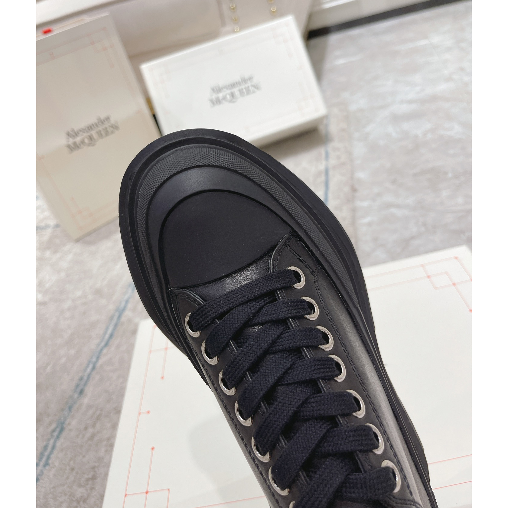 Alexander Mqueen Tread Slick Platform Low Sneakers - 