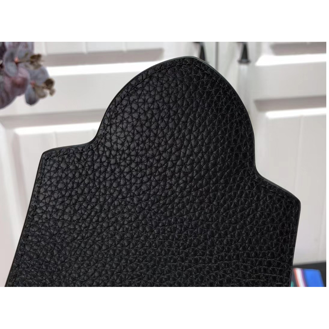 Louis Vuitton Capucines Mini Handbag In Black(21 x 14 x 8 cm) - PerfectKickZ