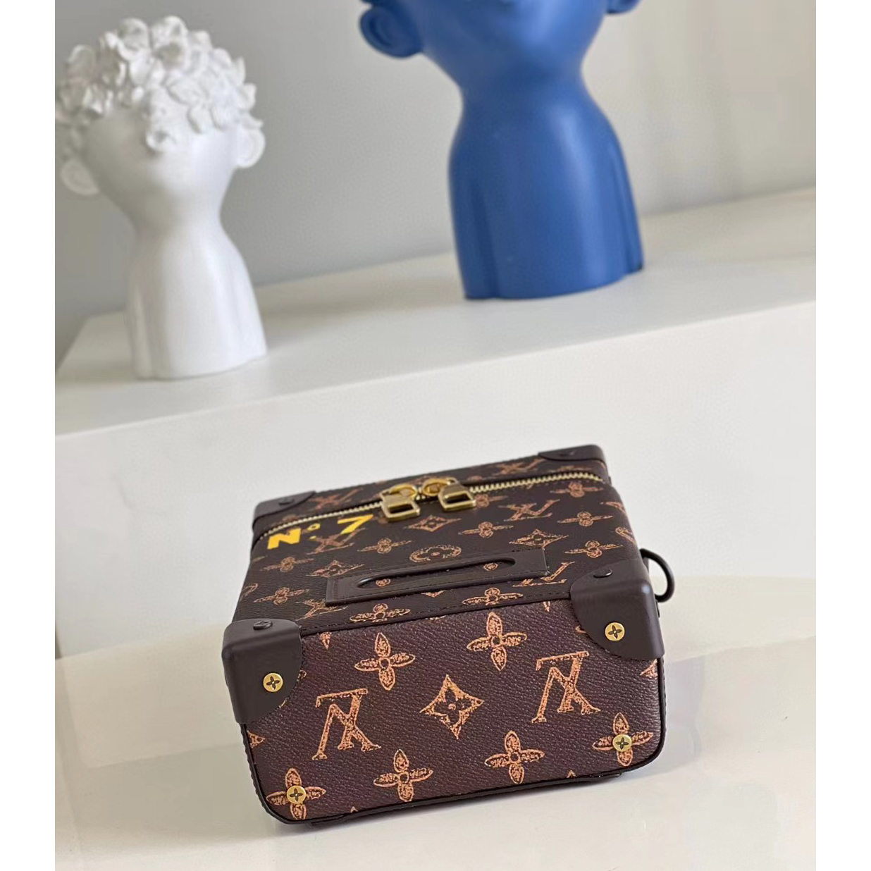 Louis Vuitton Vertical Box Trunk Handbag(15.5-22-7.5 CM) - 