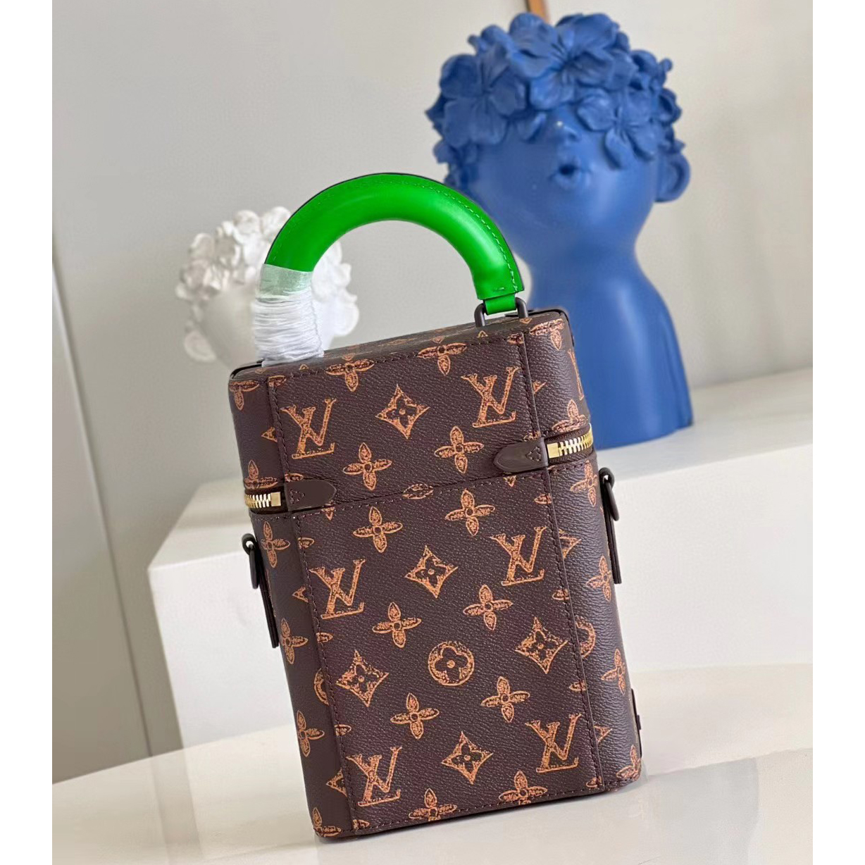 Louis Vuitton Vertical Box Trunk Handbag(15.5-22-7.5 CM) - 