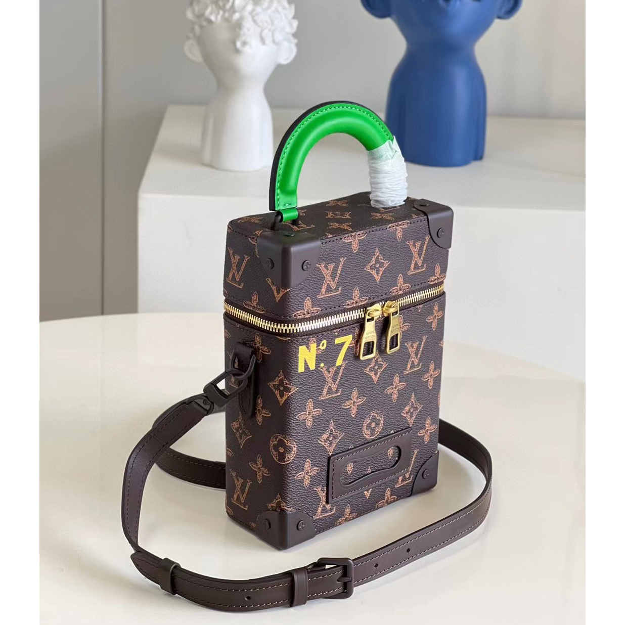 Louis Vuitton Vertical Box Trunk Handbag(15.5-22-7.5 CM) - 