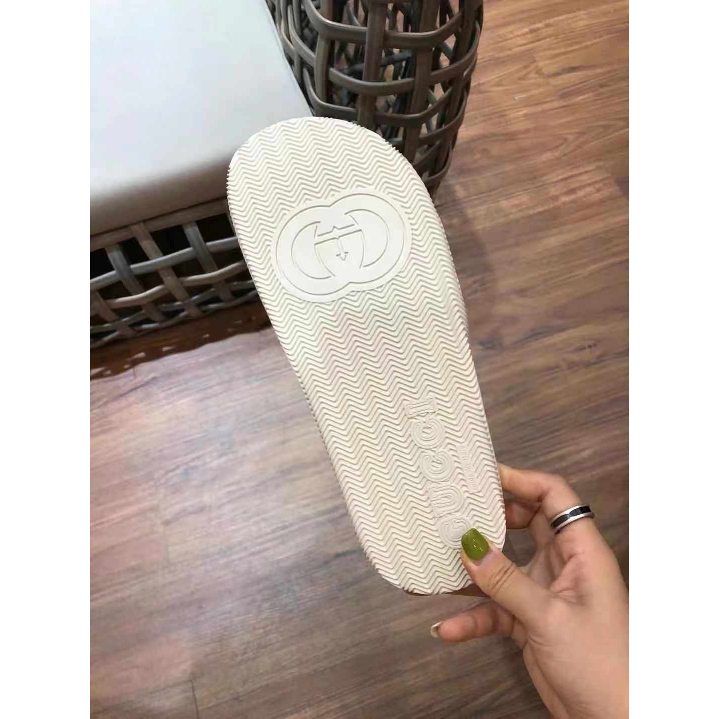 Gucci Men's Interlocking G Slide Sandal - PerfectKickZ