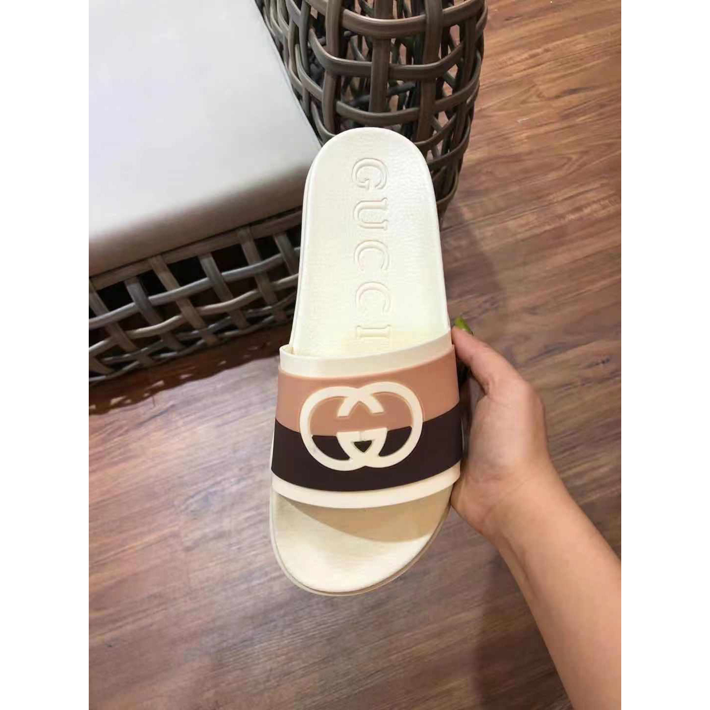 Gucci Men's Interlocking G Slide Sandal - PerfectKickZ