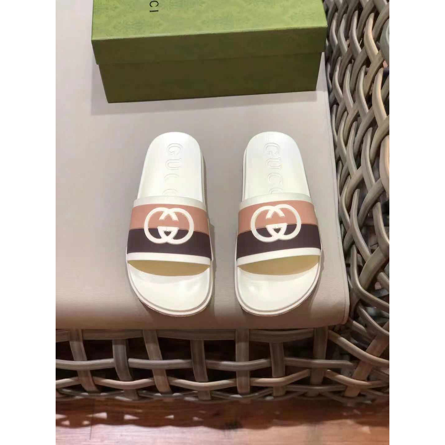 Gucci Men's Interlocking G Slide Sandal - PerfectKickZ
