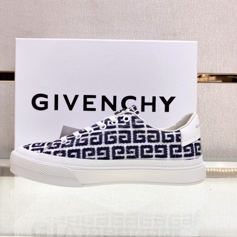 Givenchy Logo Print Low-Top Sneakers - PerfectKickZ