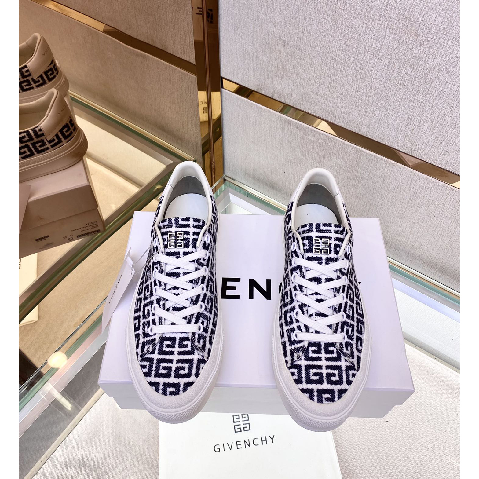 Givenchy Logo Print Low-Top Sneakers - PerfectKickZ
