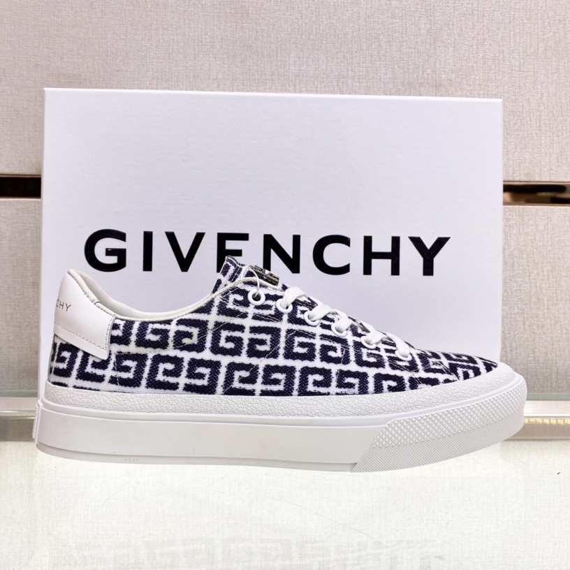 Givenchy Logo Print Low-Top Sneakers - PerfectKickZ