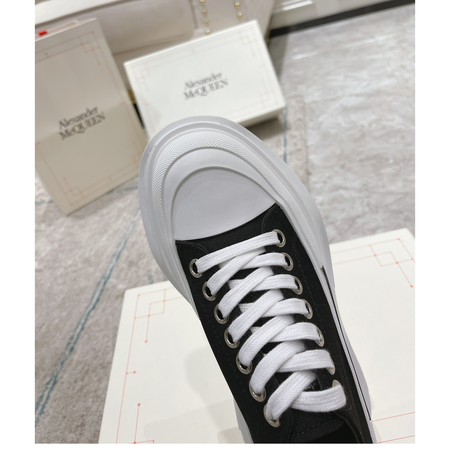 Alexander Mqueen Tread Slick Platform Low Sneakers - PerfectKickZ
