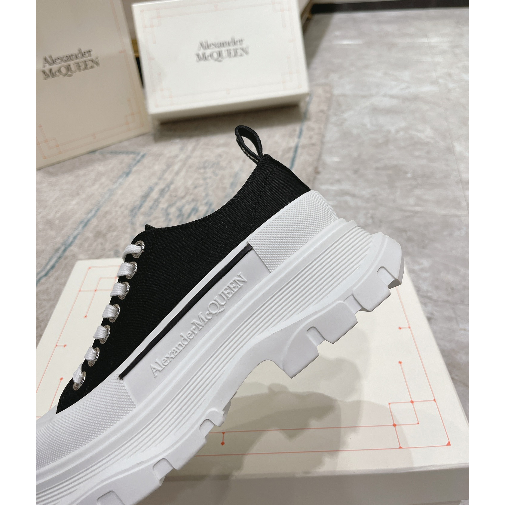 Alexander Mqueen Tread Slick Platform Low Sneakers - PerfectKickZ