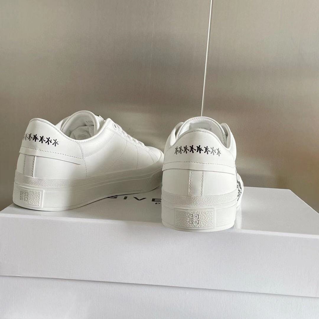 Givenchy Logo Print Low-Top Sneakers - PerfectKickZ