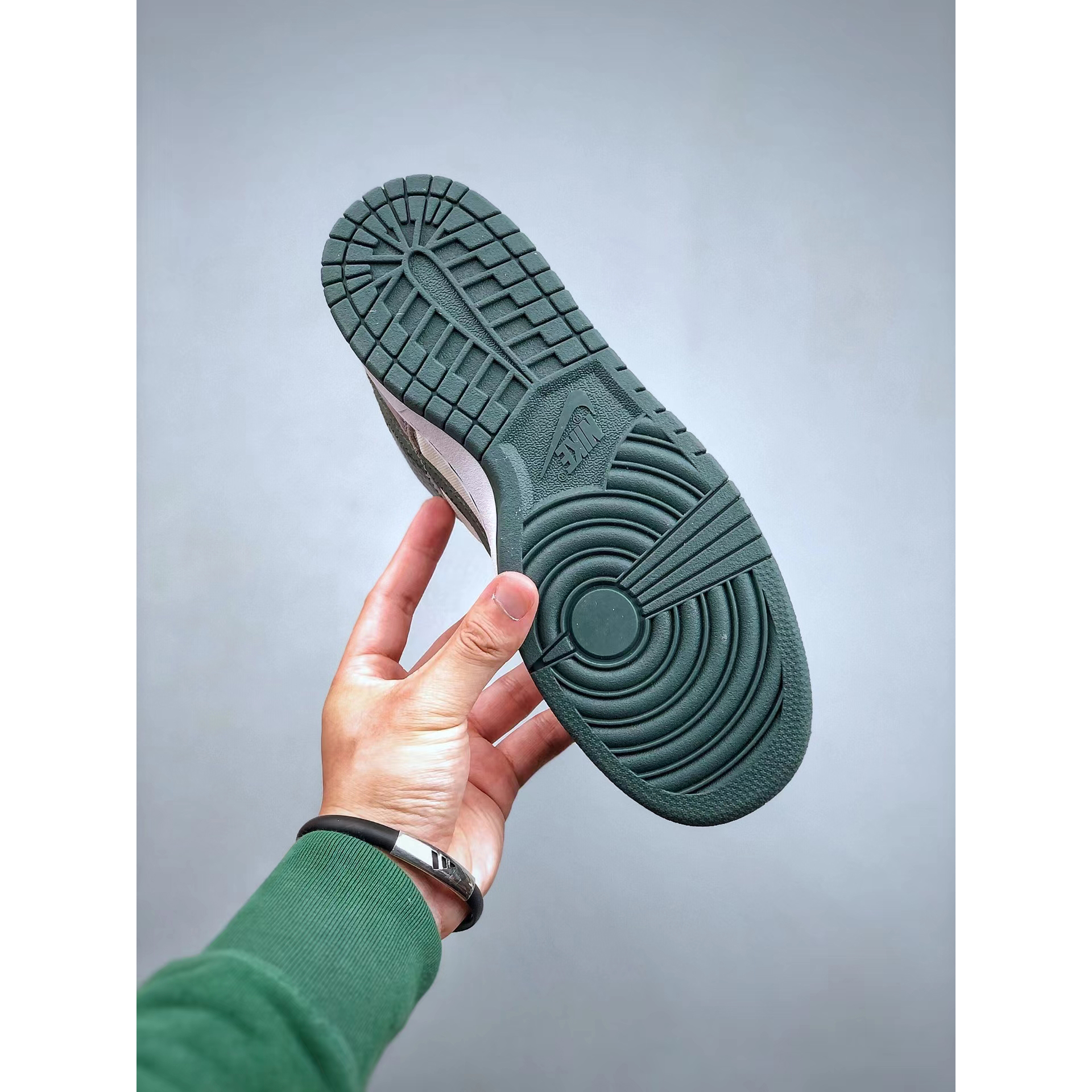 Nike Dunk SB Low Sneaker  - PerfectKickZ