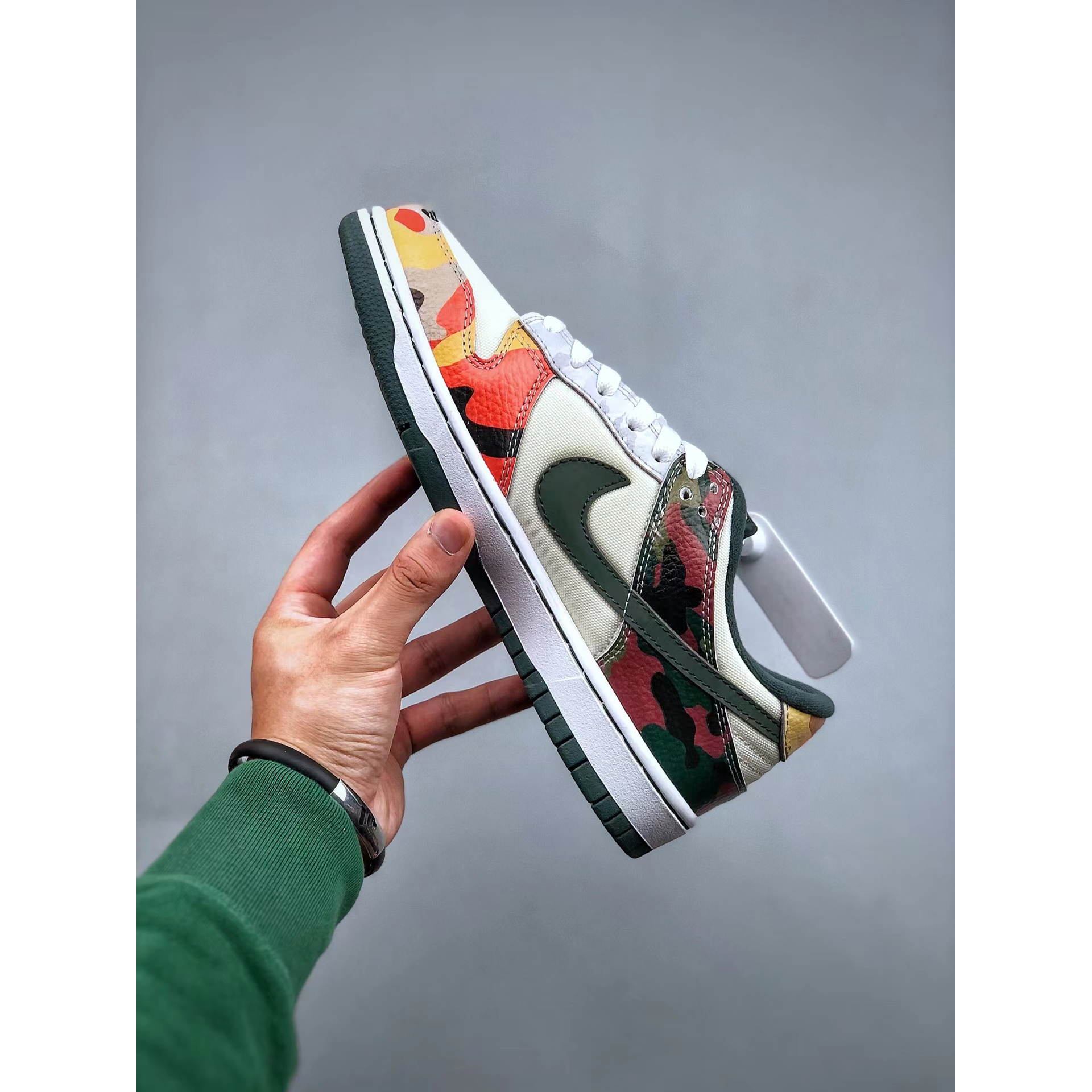 Nike Dunk SB Low Sneaker  - 