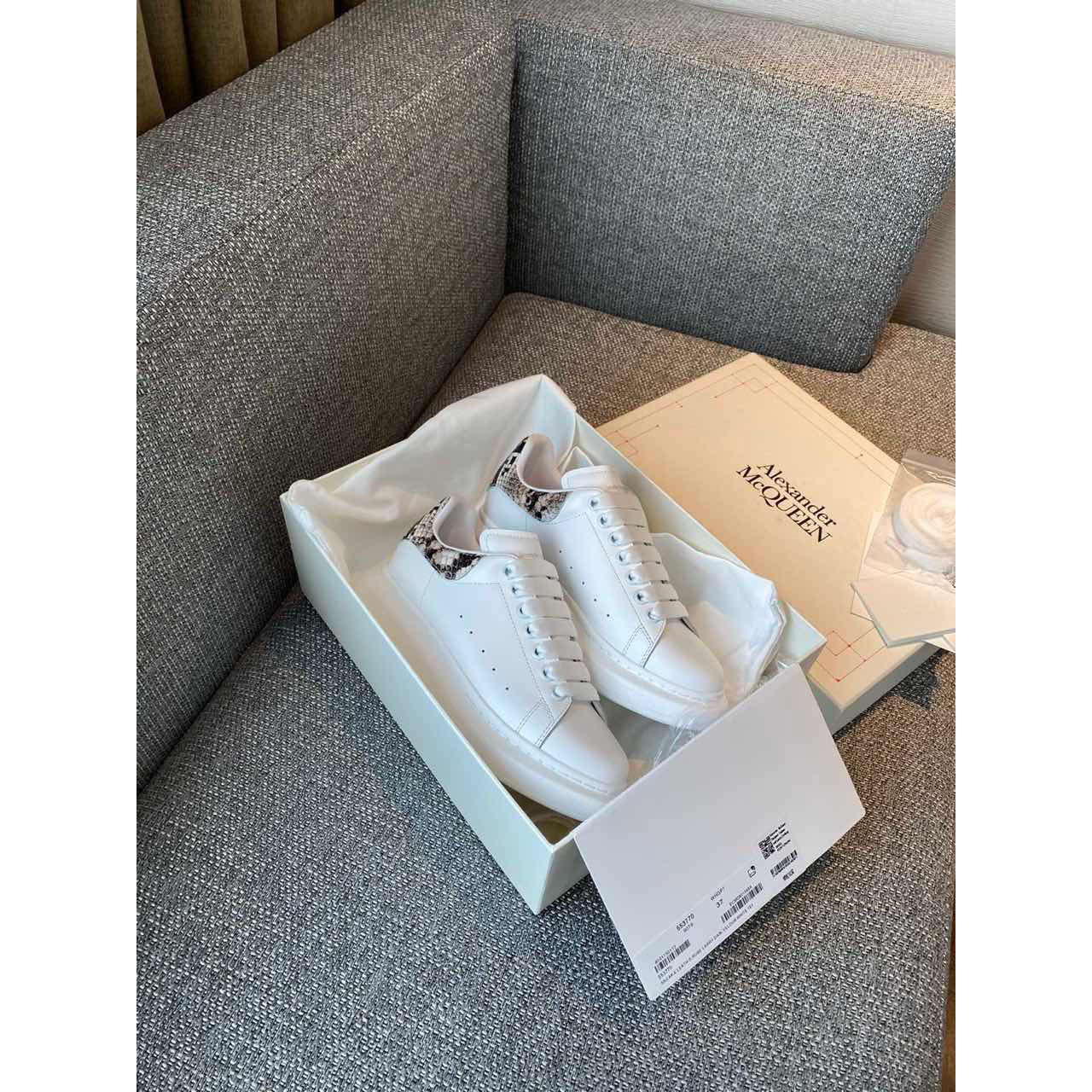 Alexander Mqueen Low-Top Sneakers  - PerfectKickZ