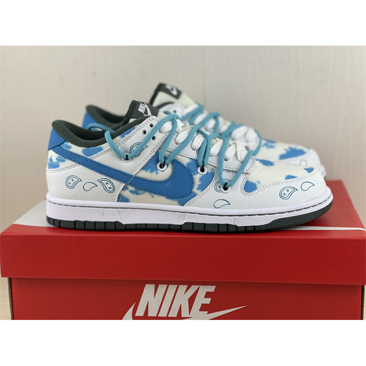 Nike Dunk SE Low Sneaker DH0957-100 - PerfectKickZ