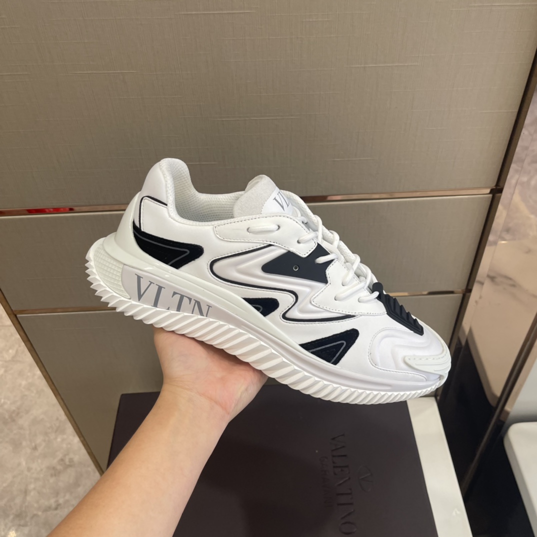 Valenti Wade Runner Sneaker - PerfectKickZ