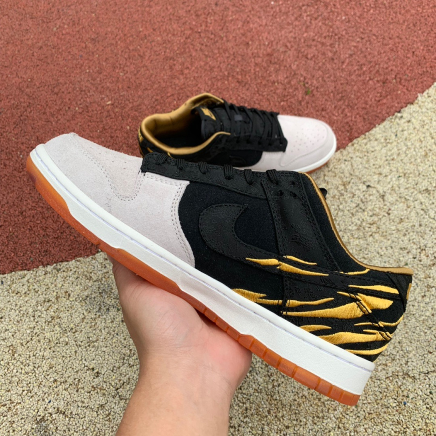 Nike SB Dunk Low God Of Wealth Sneaker   DQ5351-001 - 