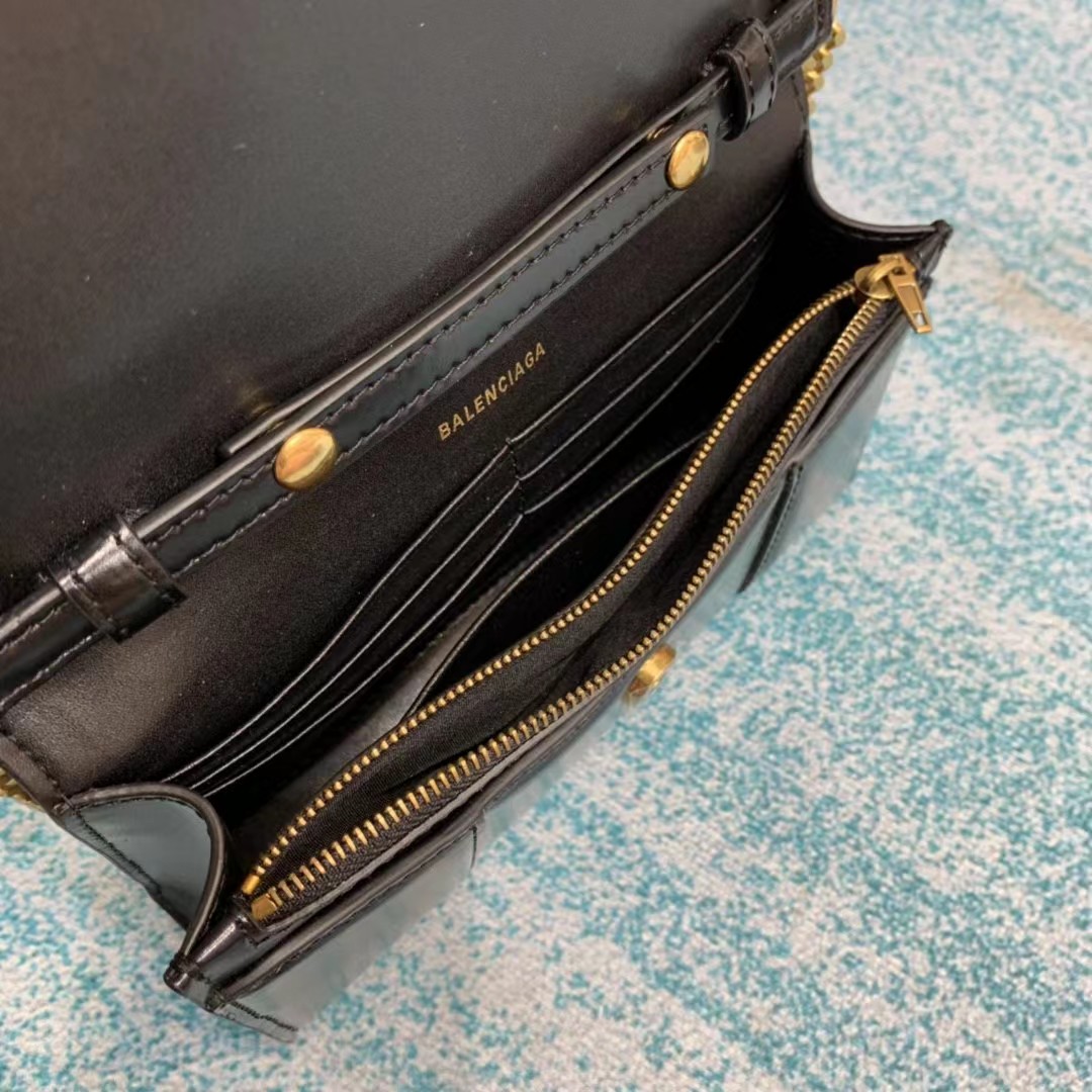 Balenciaga Hourglass Wallet On Chain (19.5-12-5cm) - PerfectKickZ