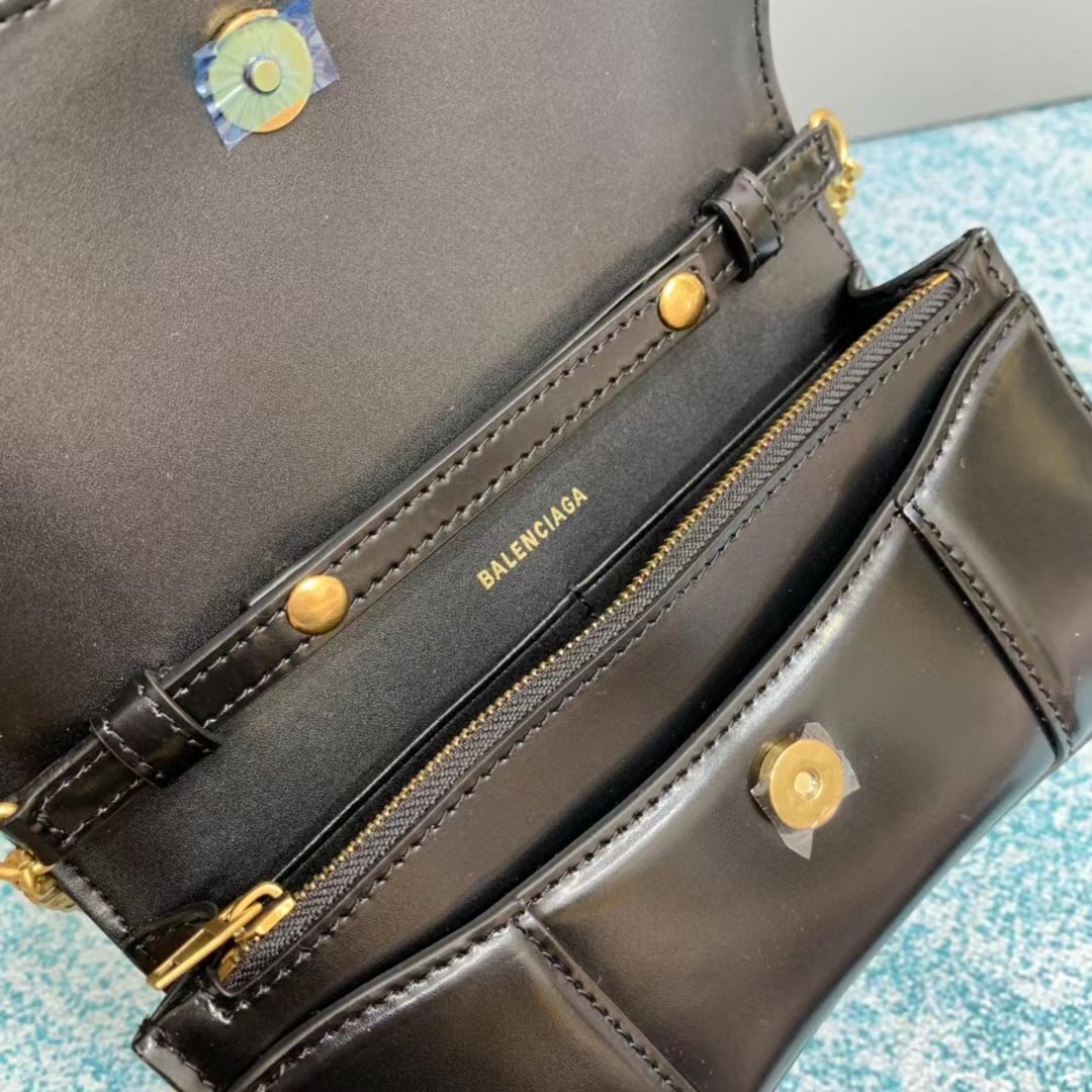 Balenciaga Hourglass Wallet On Chain (19.5-12-5cm) - PerfectKickZ