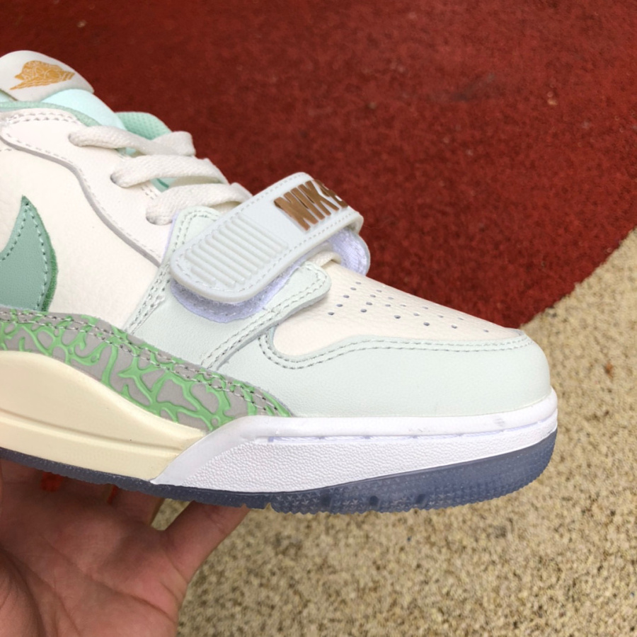 Air Jordan Legacy 312 Sneaker  DR8486-131 - 