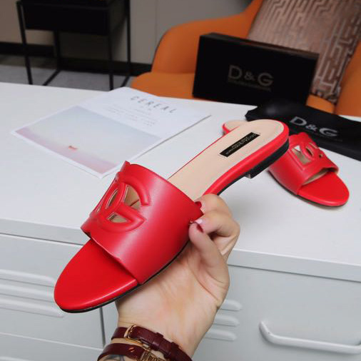 Dolce & Gabbana  DG Logo Leather  Sandal - PerfectKickZ