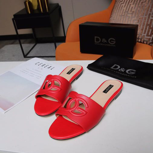 Dolce & Gabbana  DG Logo Leather  Sandal - PerfectKickZ