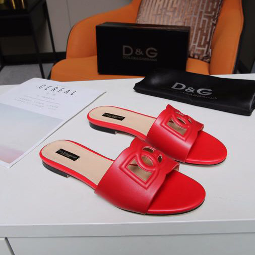 Dolce & Gabbana  DG Logo Leather  Sandal - PerfectKickZ