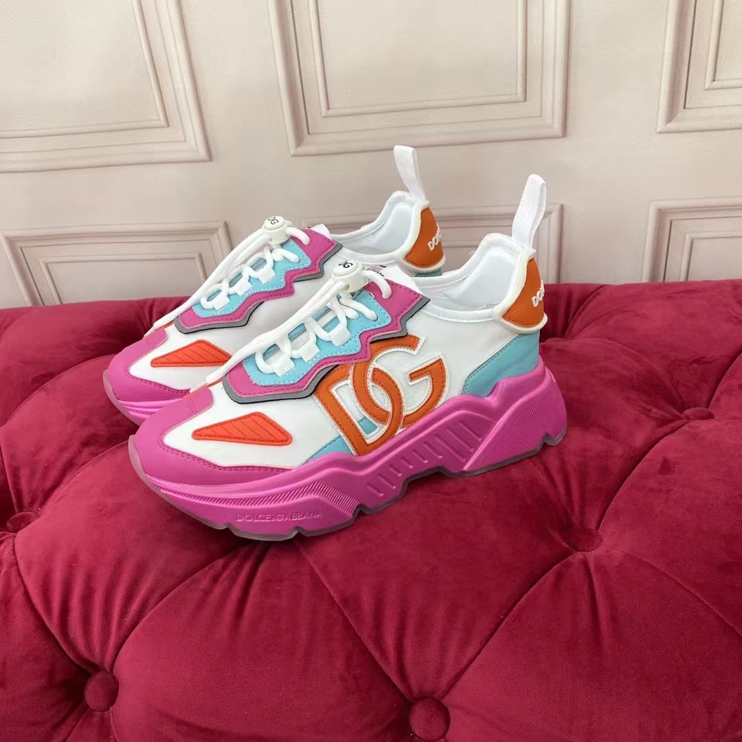 Dolce & Gabbana Logo-Patch Low-Top Sneakers - PerfectKickZ