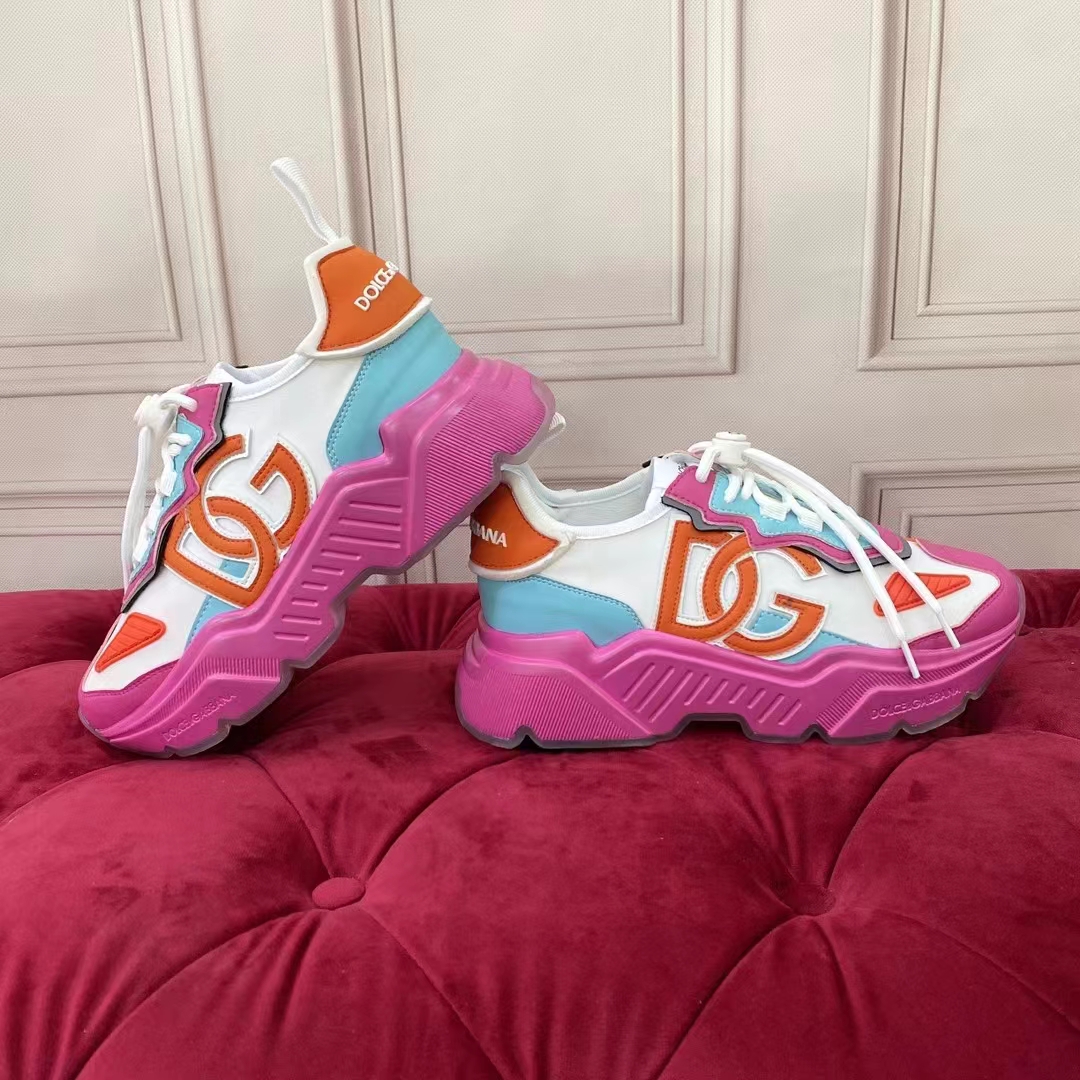 Dolce & Gabbana Logo-Patch Low-Top Sneakers - PerfectKickZ
