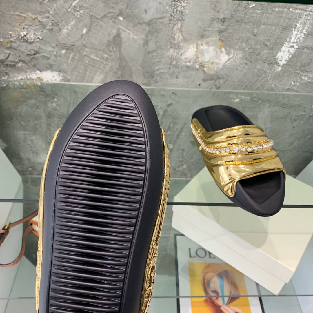 Balmain B-It-Puffy Slides - PerfectKickZ