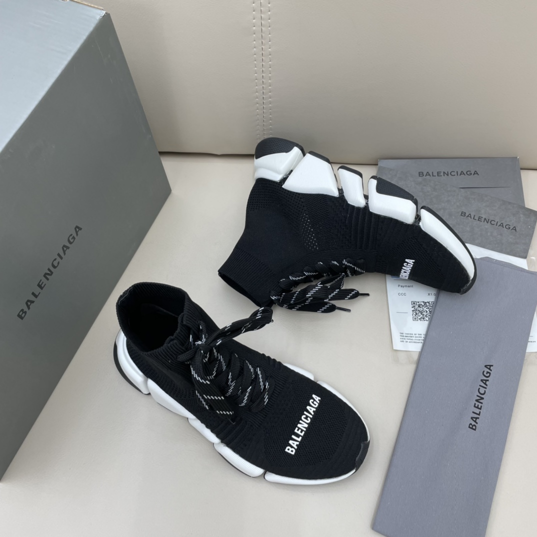 Balenciaga Speed 2.0 Lace-Up Sneaker In Black/White - PerfectKickZ