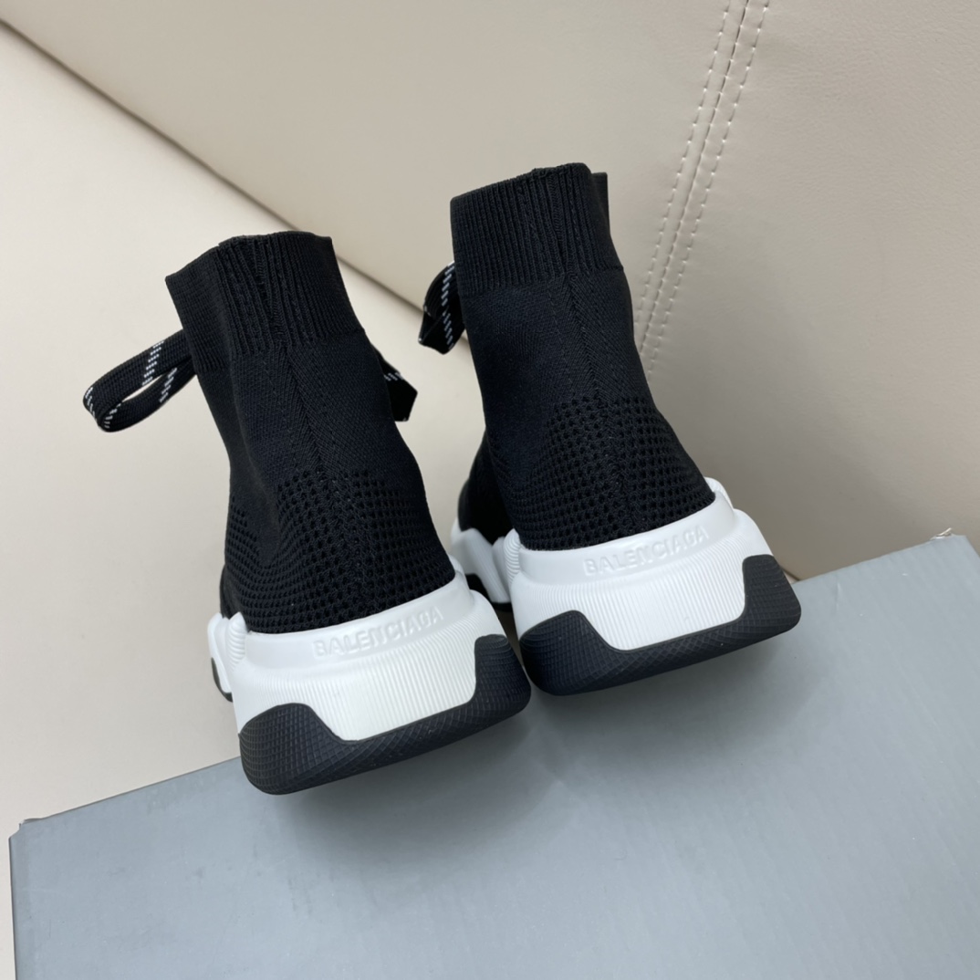 Balenciaga Speed 2.0 Lace-Up Sneaker In Black/White - PerfectKickZ