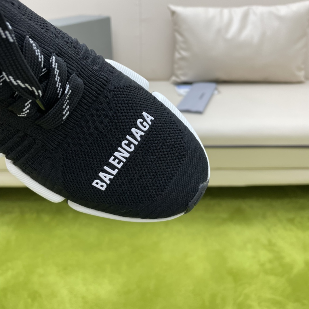 Balenciaga Speed 2.0 Lace-Up Sneaker In Black/White - PerfectKickZ