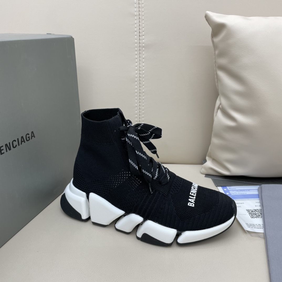 Balenciaga Speed 2.0 Lace-Up Sneaker In Black/White - PerfectKickZ