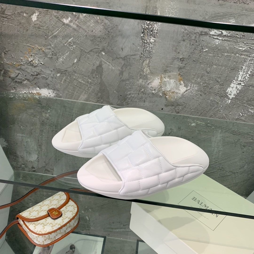 Balmain B-IT Quilted Leather Slides - PerfectKickZ