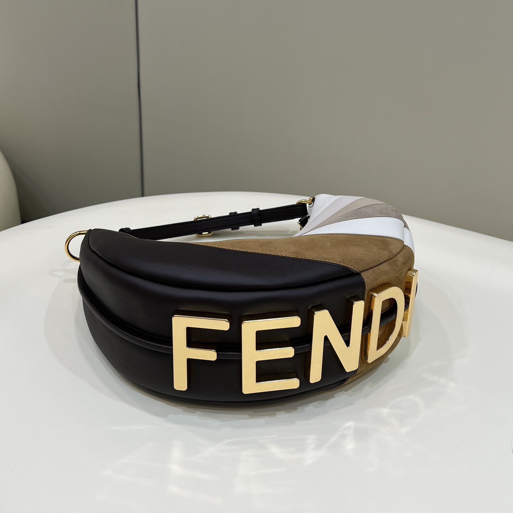 Fendi Graphy  Leather Bag(29*24.5*10cm) - 