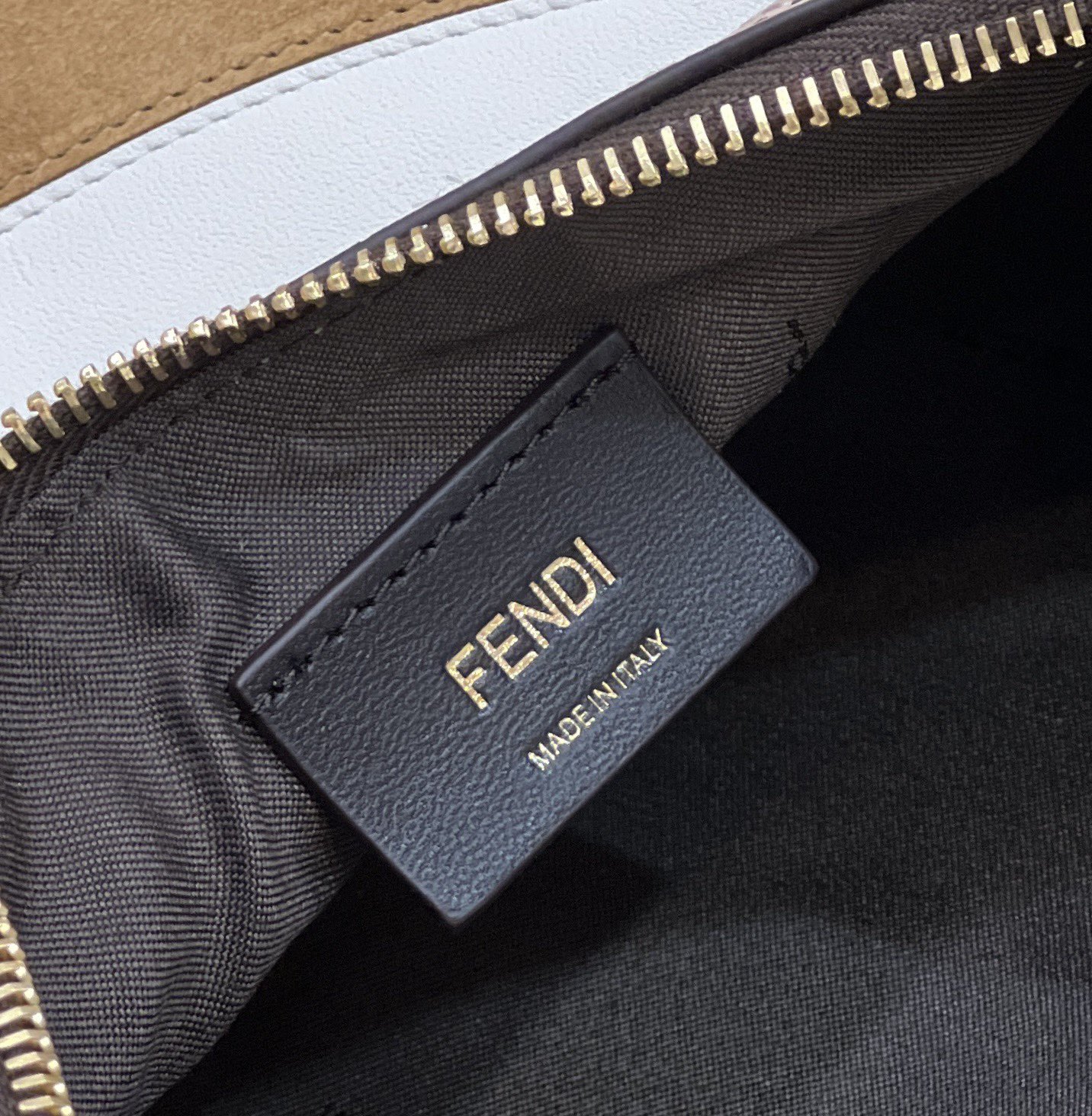 Fendi Graphy  Leather Bag(29*24.5*10cm) - 