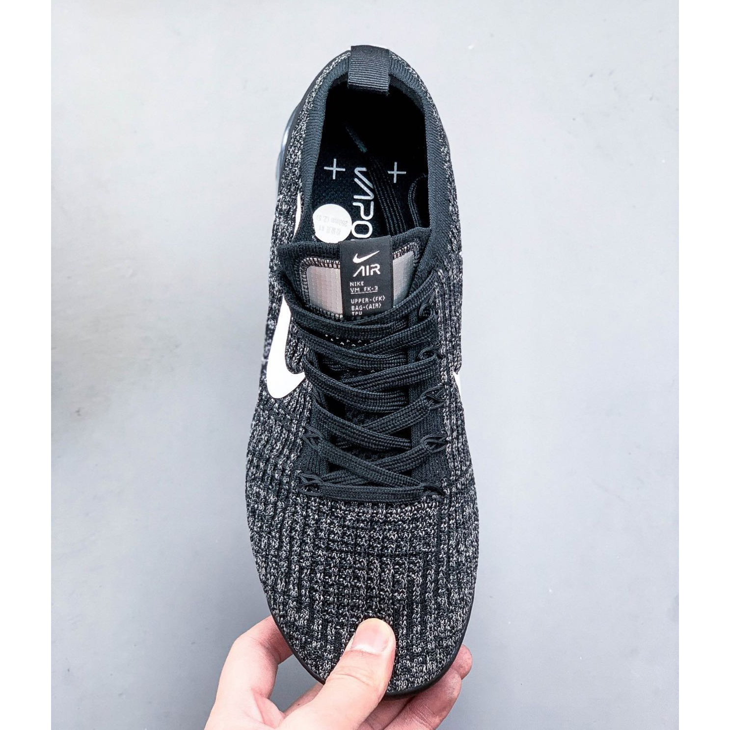 Nike Air Vapormax Flyknit Sneakers - 