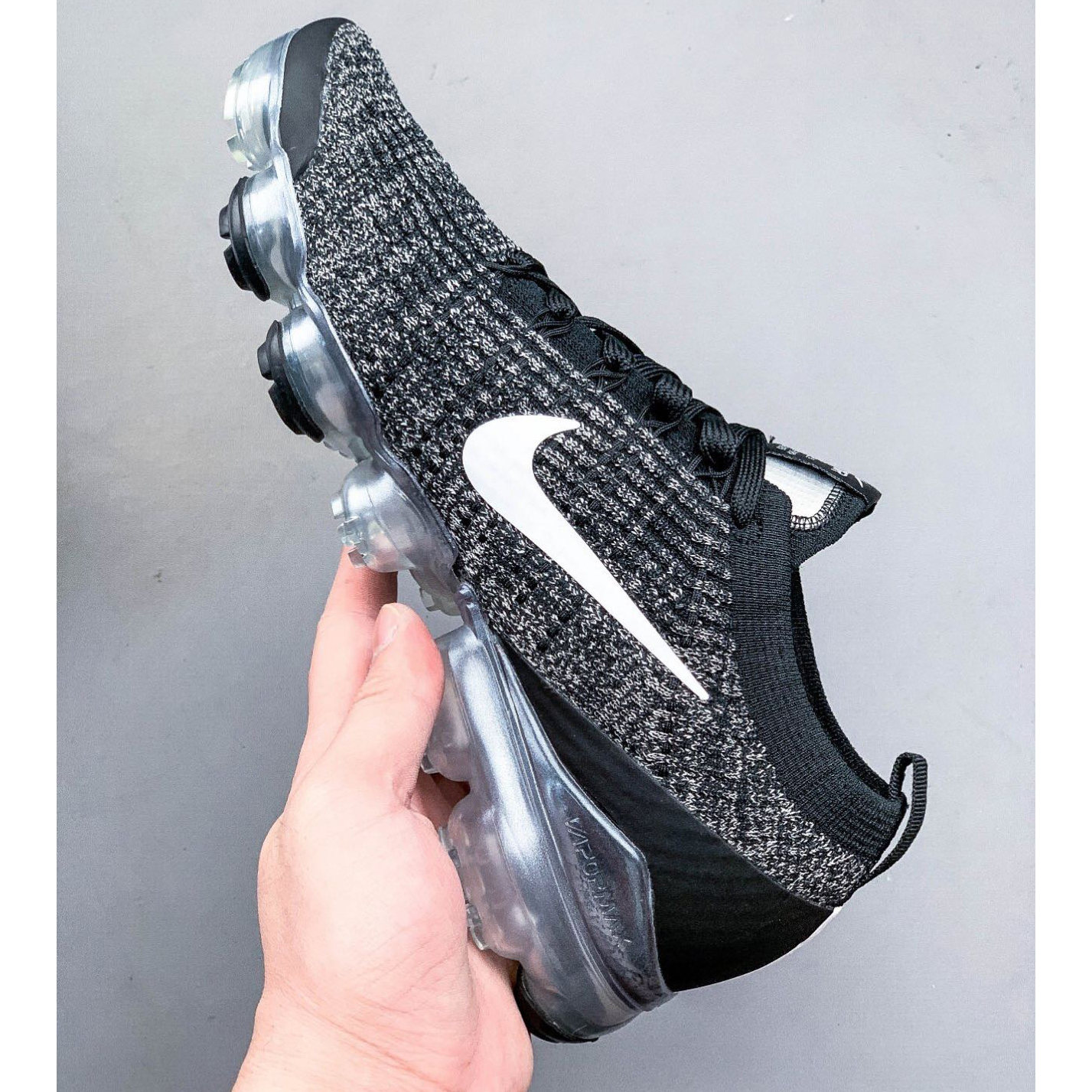 Nike Air Vapormax Flyknit Sneakers - 