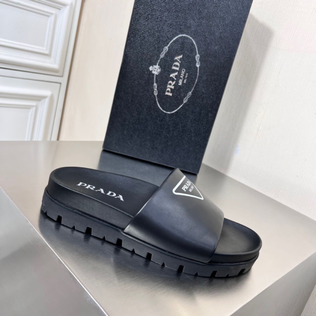 Prada Logo printed slippers - 