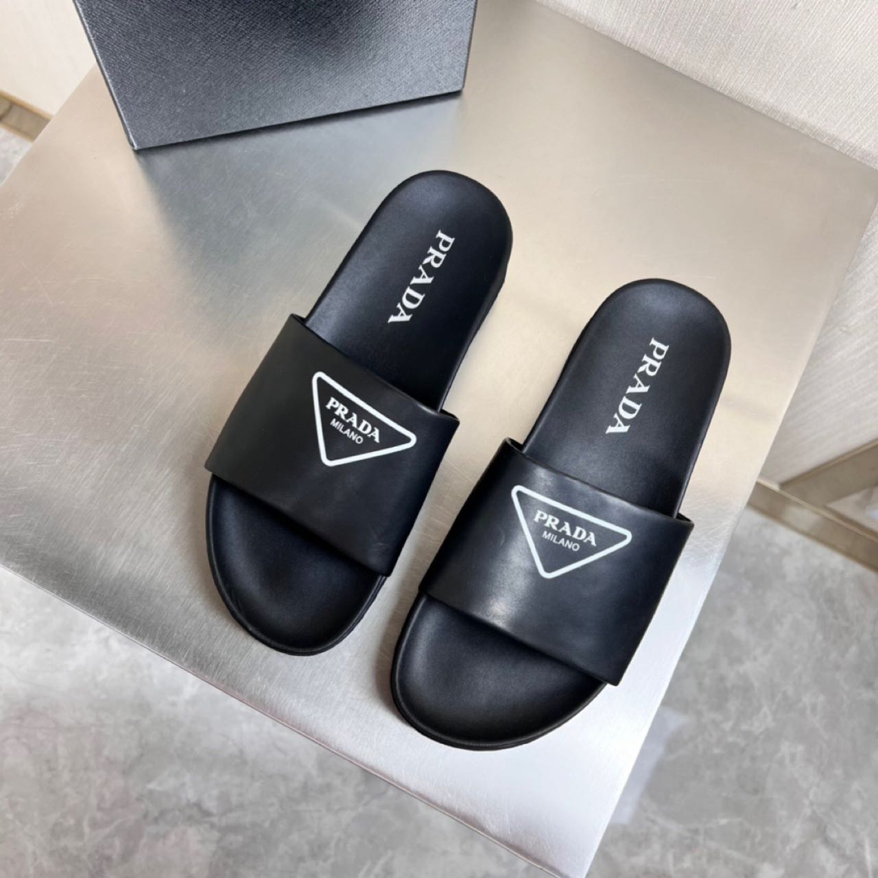 Prada Logo printed slippers - PerfectKickZ