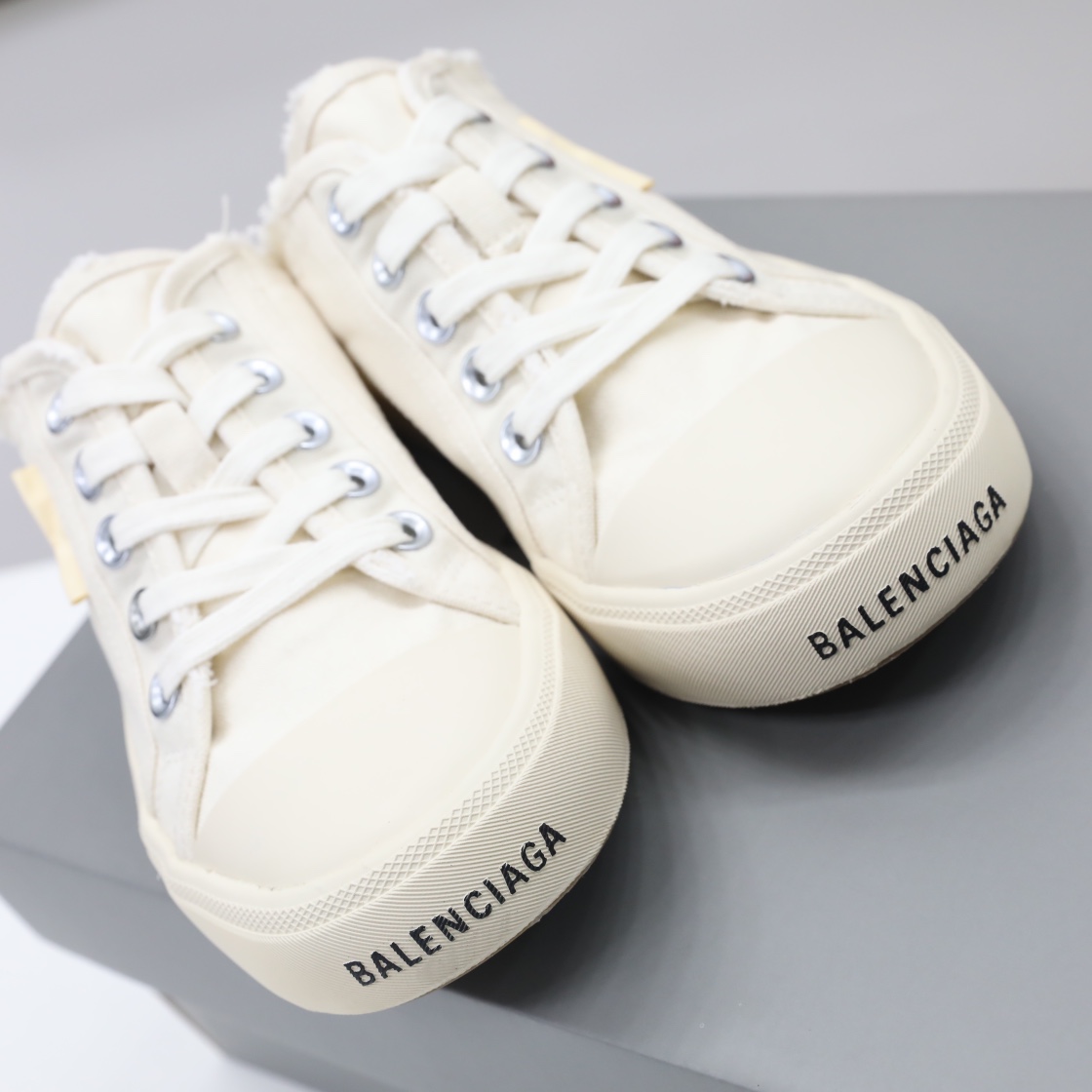 Balenciaga Men's Paris Sneaker Mule In White - PerfectKickZ