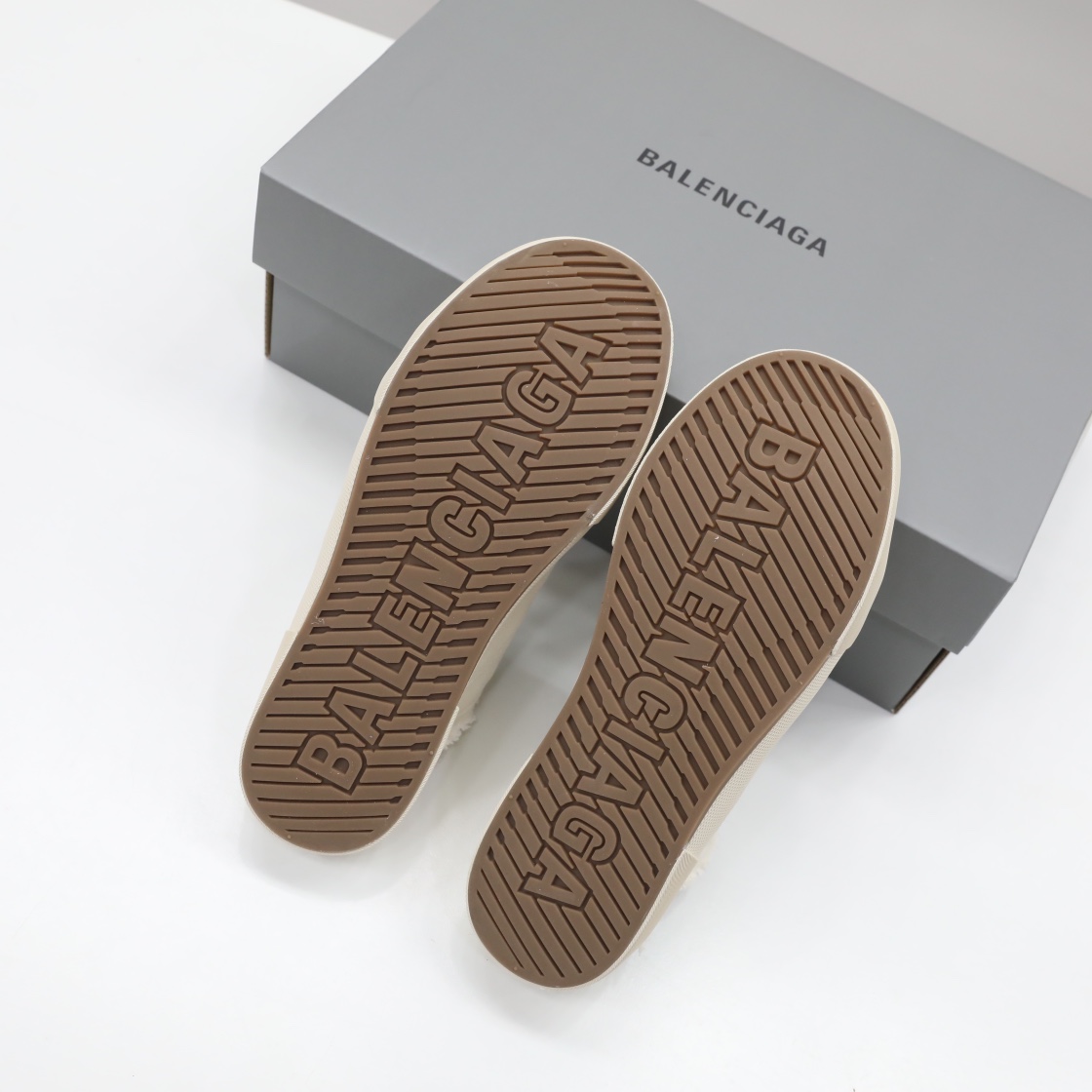 Balenciaga Men's Paris Sneaker Mule In White - PerfectKickZ