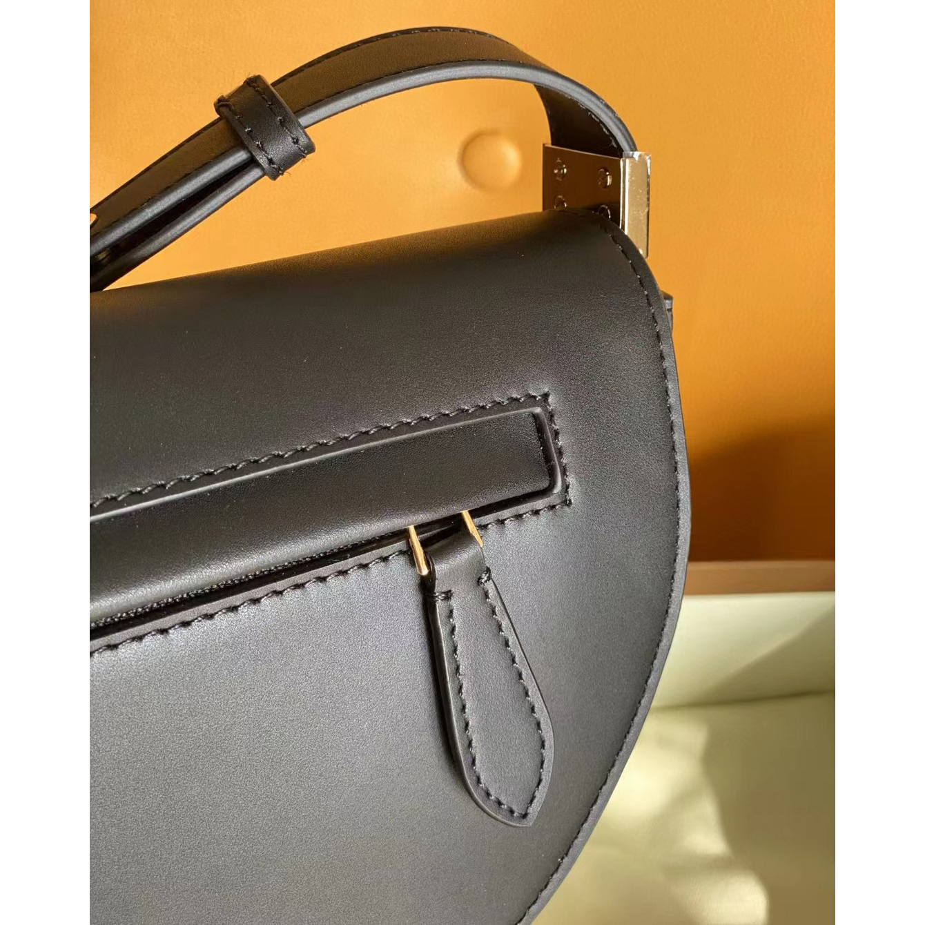 Burberry Olyma Shoulder Bag(26-15-5.5cm) - 