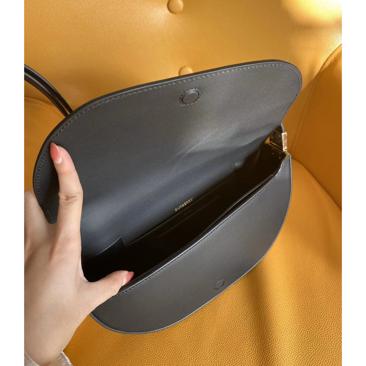 Burberry Olyma Shoulder Bag(26-15-5.5cm) - PerfectKickZ