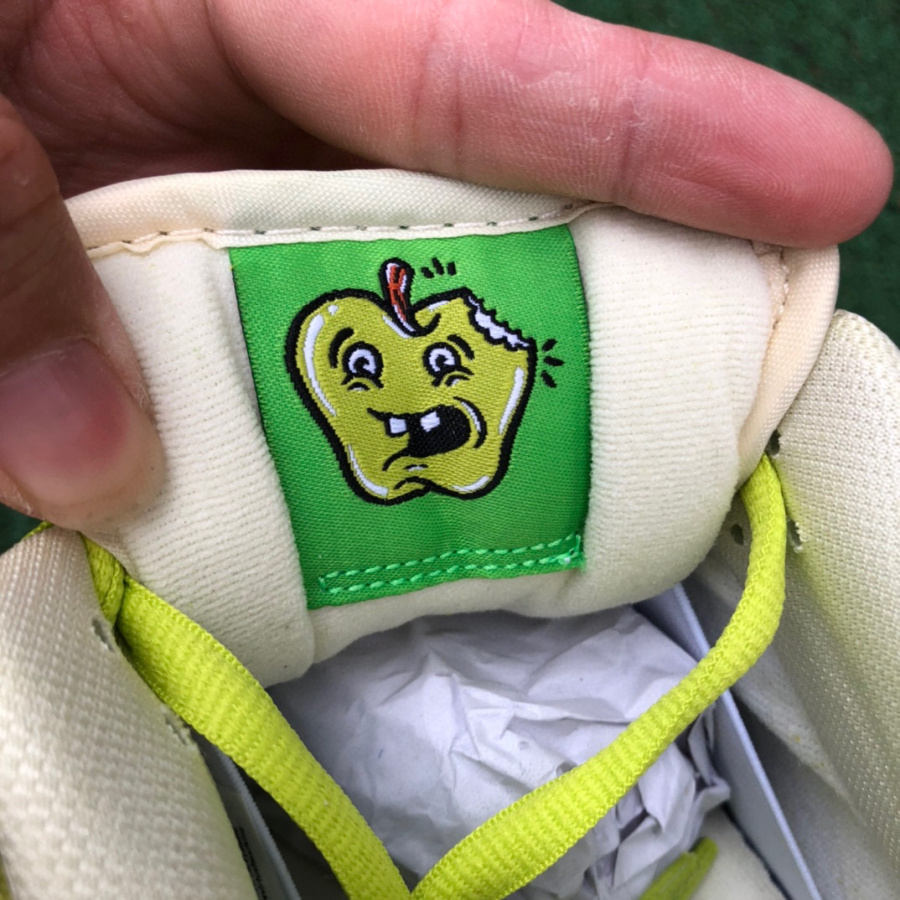 Nike SB Dunk Low "Green Apple" Sneaker   DM0807-300 - 