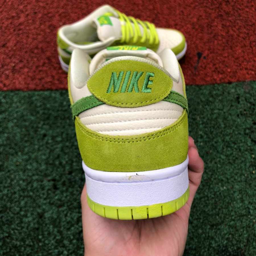Nike SB Dunk Low "Green Apple" Sneaker   DM0807-300 - 