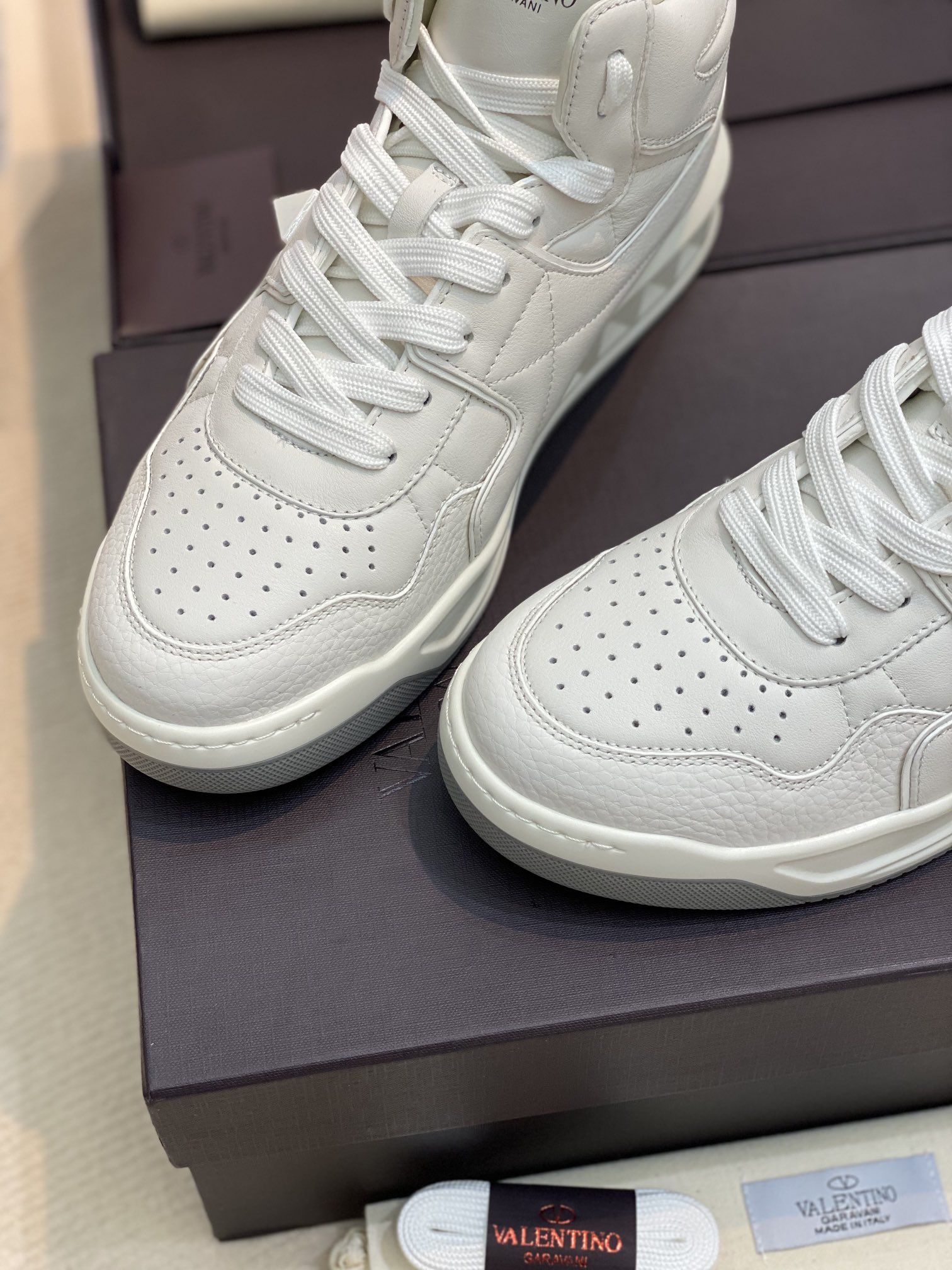Valenti One Stud Mid-Top Nappa Sneaker - PerfectKickZ