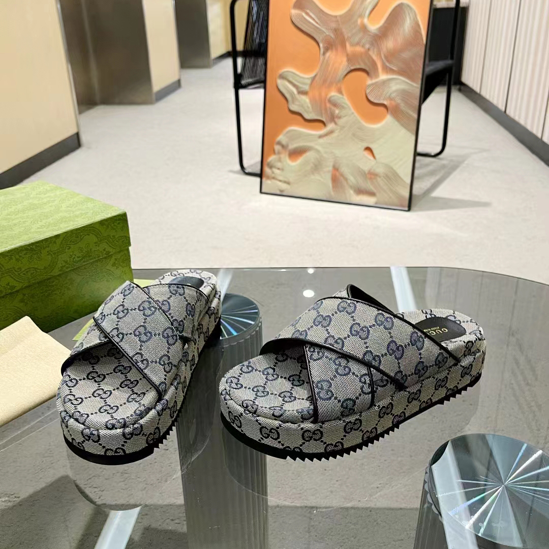 Gucci Women's GG Platform Slide Sandal - PerfectKickZ