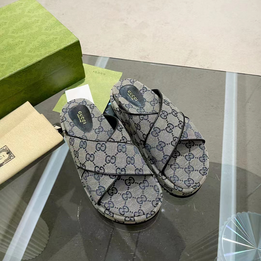 Gucci Women's GG Platform Slide Sandal - PerfectKickZ